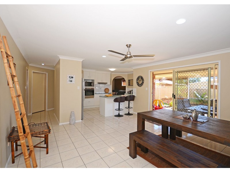 4 Elm Court, Kawungan QLD 4655