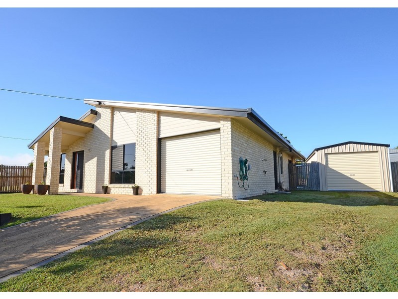 5 Carolyn St, Dundowran Beach QLD 4655
