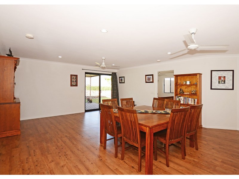 5 Carolyn St, Dundowran Beach QLD 4655