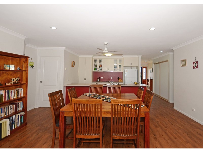 5 Carolyn St, Dundowran Beach QLD 4655