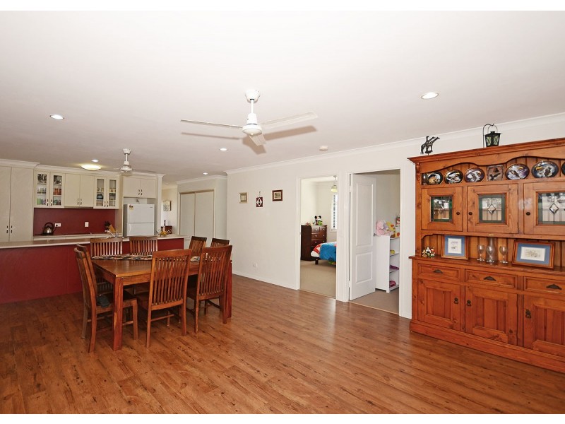 5 Carolyn St, Dundowran Beach QLD 4655