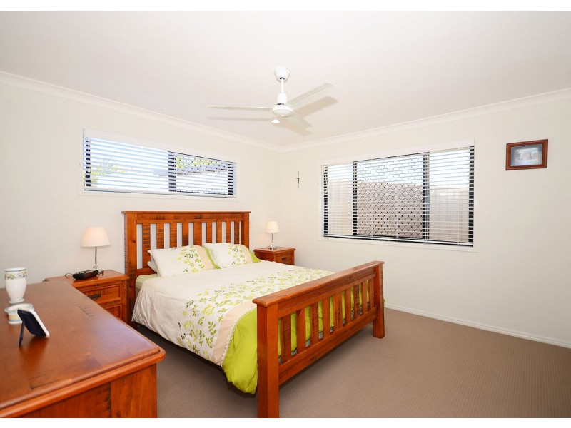 5 Carolyn St, Dundowran Beach QLD 4655