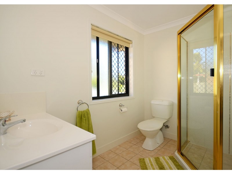 5 Carolyn St, Dundowran Beach QLD 4655