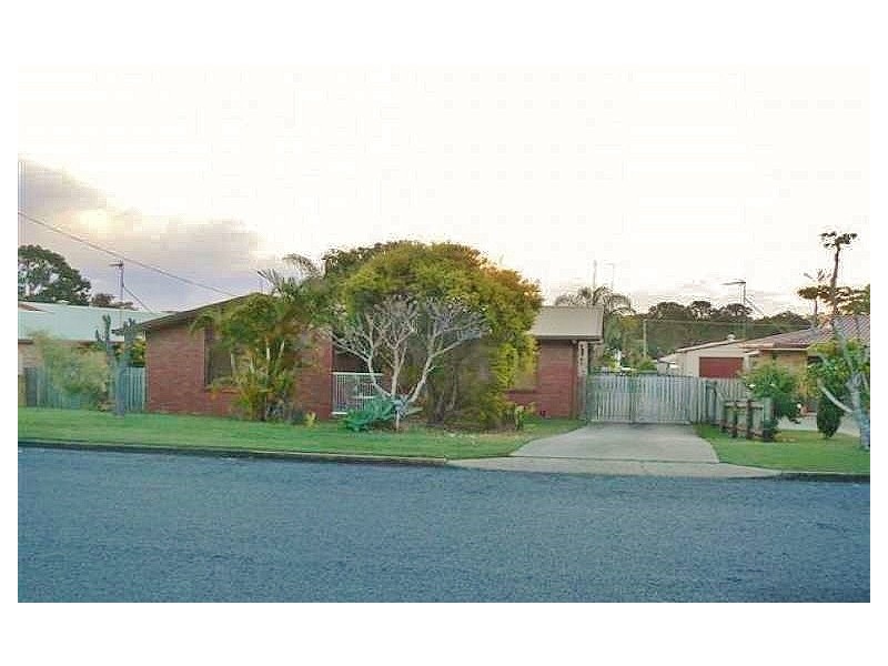 39 Hansen Street, Urangan QLD 4655