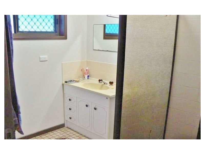 39 Hansen Street, Urangan QLD 4655