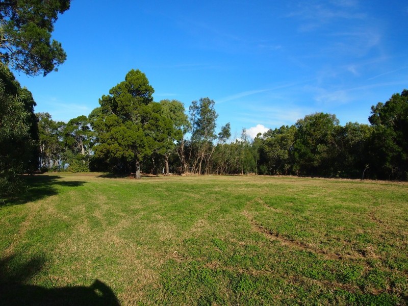 667 Charlton Esplanade, Urangan QLD 4655