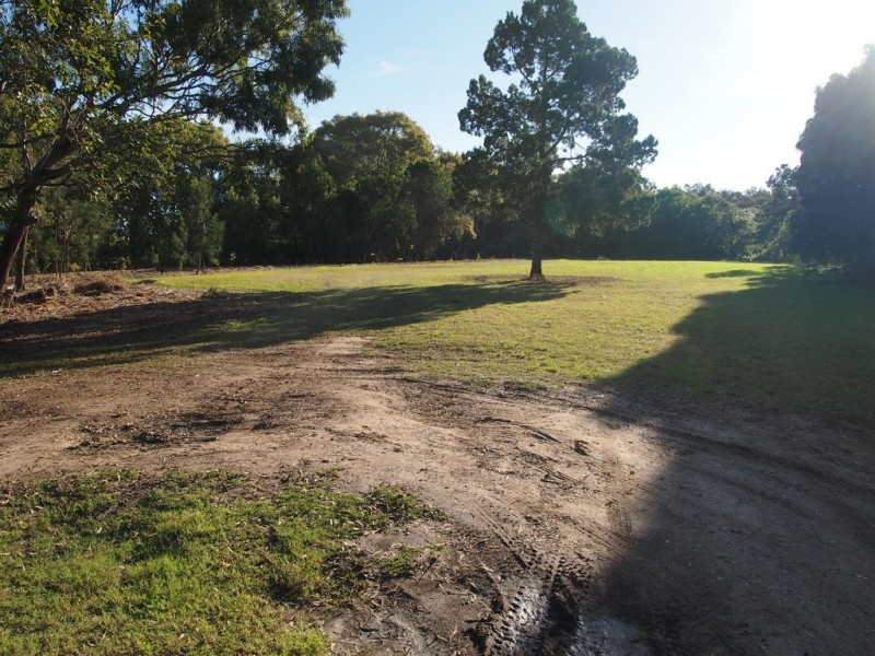 667 Charlton Esplanade, Urangan QLD 4655