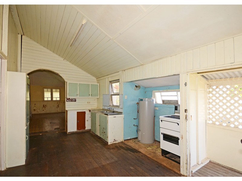 12 Spence Street, Point Vernon QLD 4655