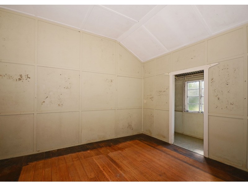 12 Spence Street, Point Vernon QLD 4655