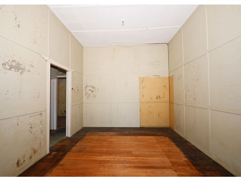 12 Spence Street, Point Vernon QLD 4655