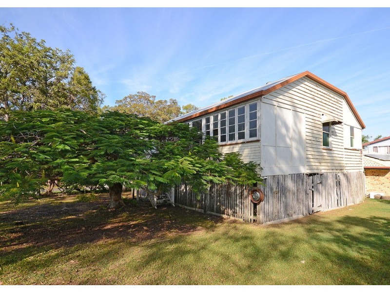 12 Spence Street, Point Vernon QLD 4655