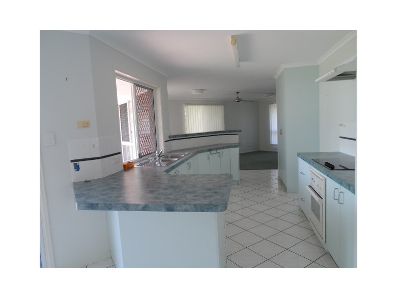 44 Helsham st, Point Vernon QLD 4655