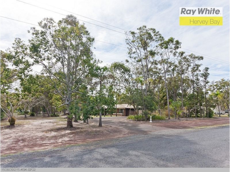 11 Shore Road E, Urangan QLD 4655