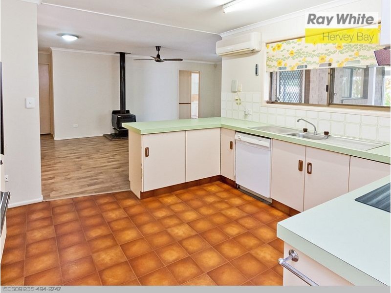 11 Shore Road E, Urangan QLD 4655