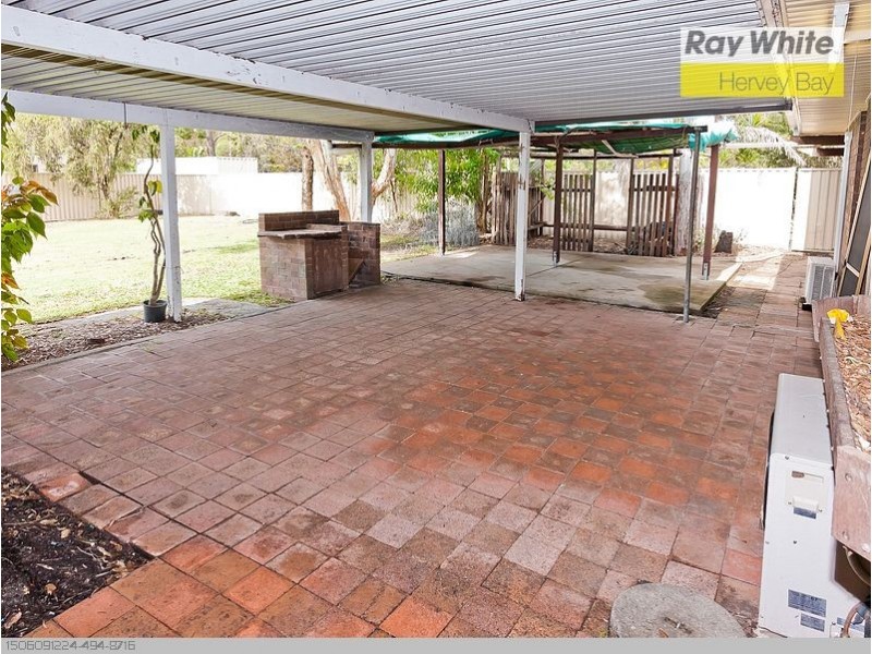 11 Shore Road E, Urangan QLD 4655