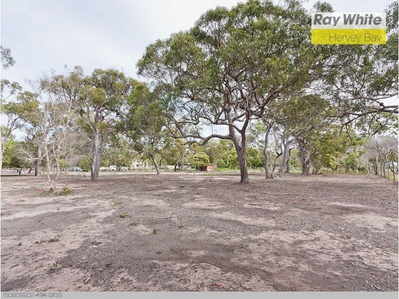 11 Shore Road E, Urangan QLD 4655