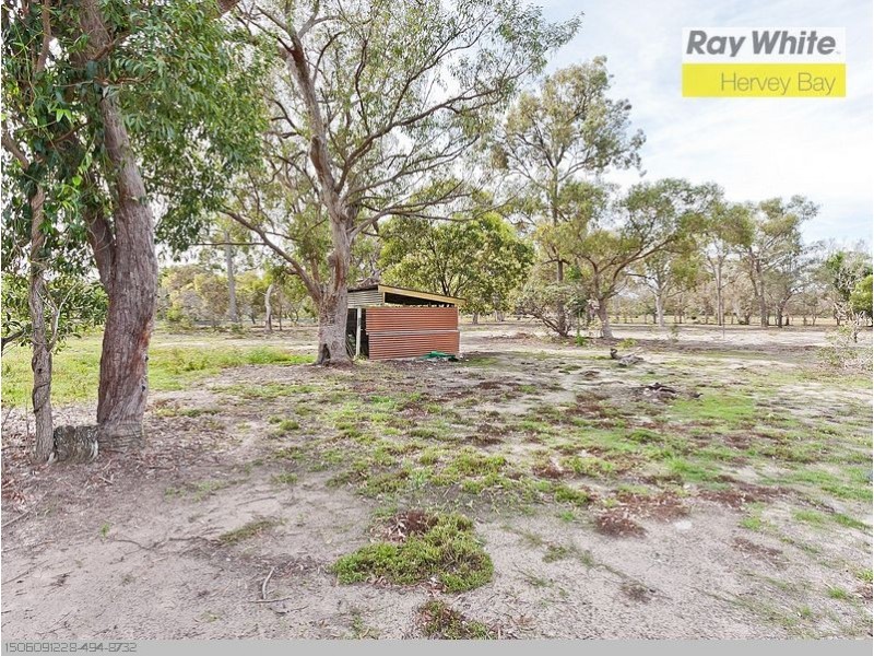 11 Shore Road E, Urangan QLD 4655