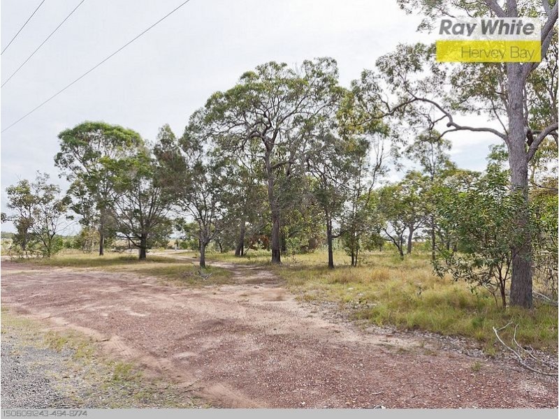 11 Shore Road E, Urangan QLD 4655