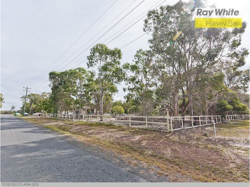 11 Shore Road E, Urangan QLD 4655