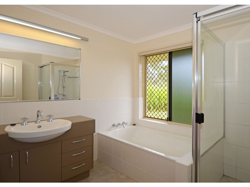 17 Pinehurst Drive, Wondunna QLD 4655