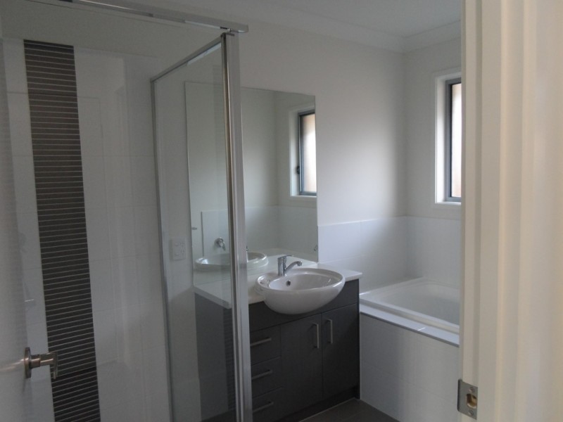 16 Venus st, Urraween QLD 4655