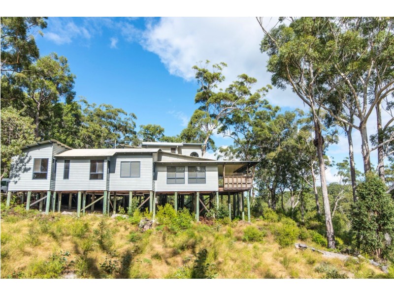 House 25 Kingfisher Heights Est, Fraser Island QLD 4581