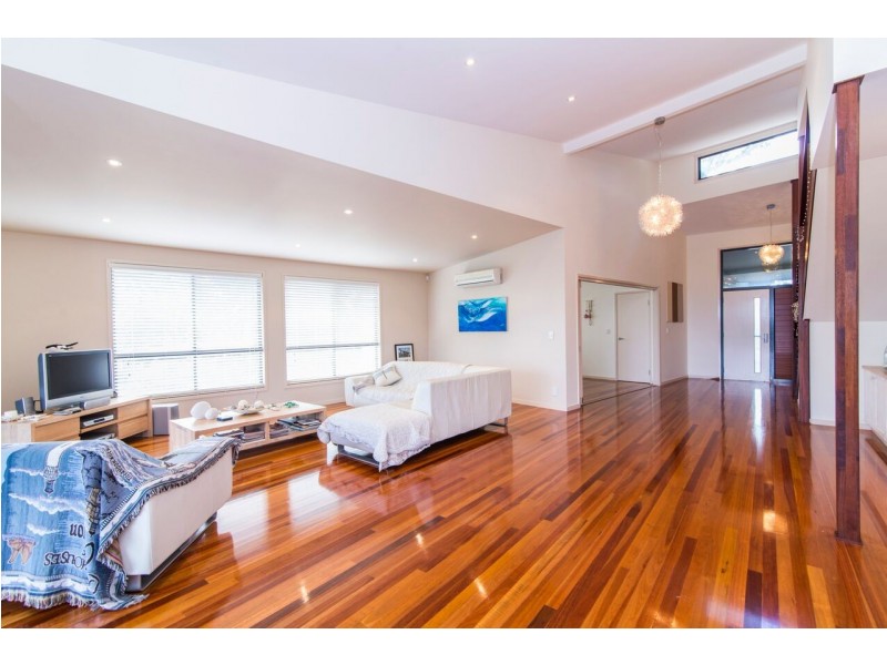 House 25 Kingfisher Heights Est, Fraser Island QLD 4581