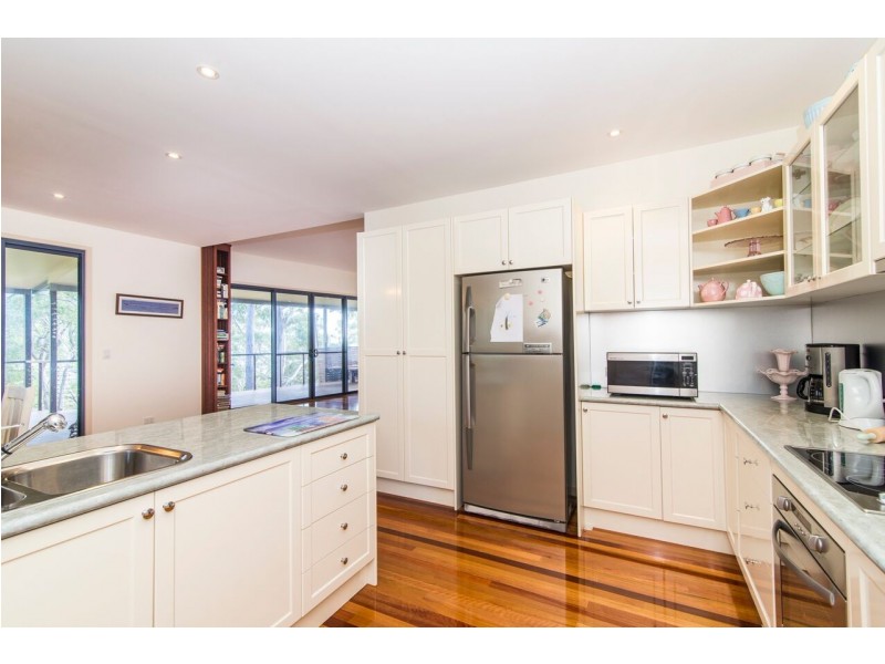 House 25 Kingfisher Heights Est, Fraser Island QLD 4581