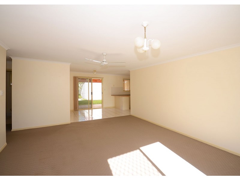 7 Satinay Street, Urangan QLD 4655