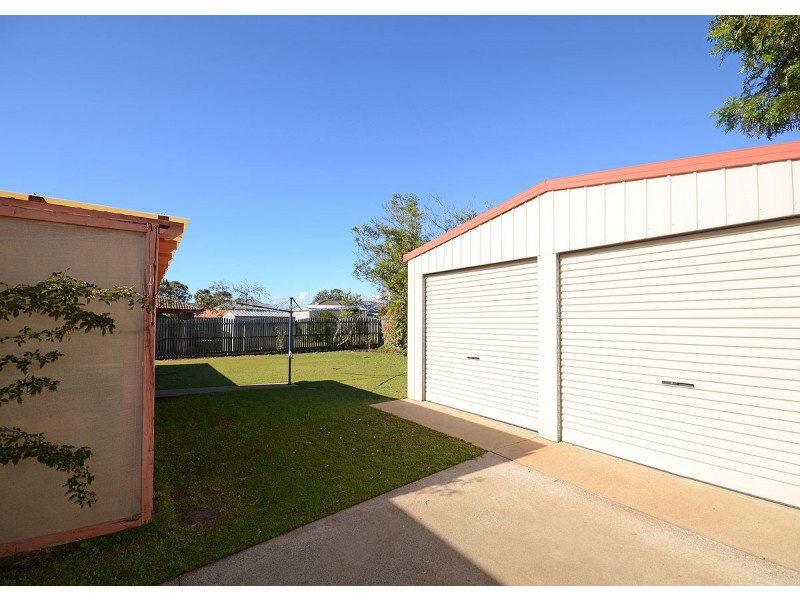 7 Satinay Street, Urangan QLD 4655