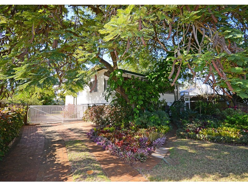 24 Eric Street, Torquay QLD 4655