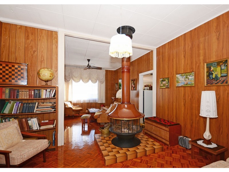 24 Eric Street, Torquay QLD 4655