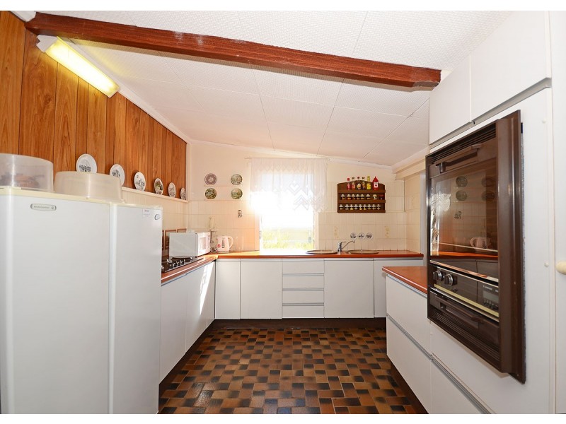 24 Eric Street, Torquay QLD 4655