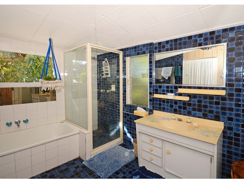 24 Eric Street, Torquay QLD 4655