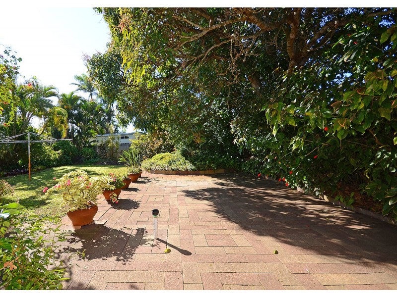 24 Eric Street, Torquay QLD 4655