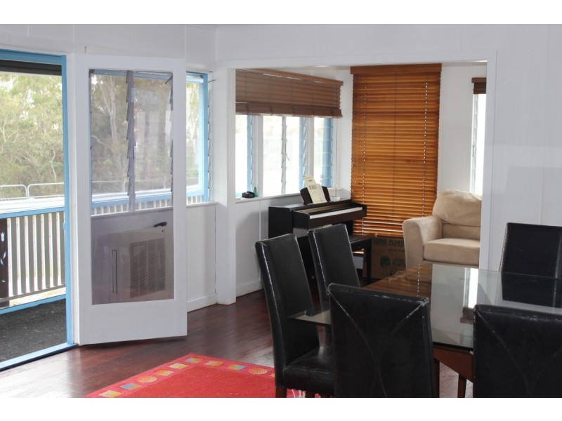 28 Esplanade, Point Vernon QLD 4655
