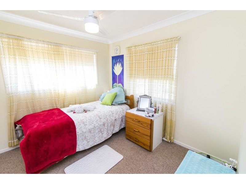 35 Hillcrest Avenue, Scarness QLD 4655