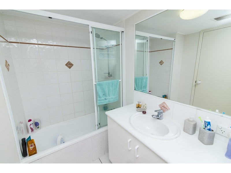 137/17 Buccaneer Drive, Urangan QLD 4655