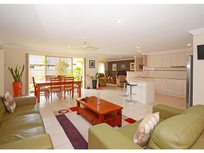 5 Surrey Court, Kawungan QLD 4655