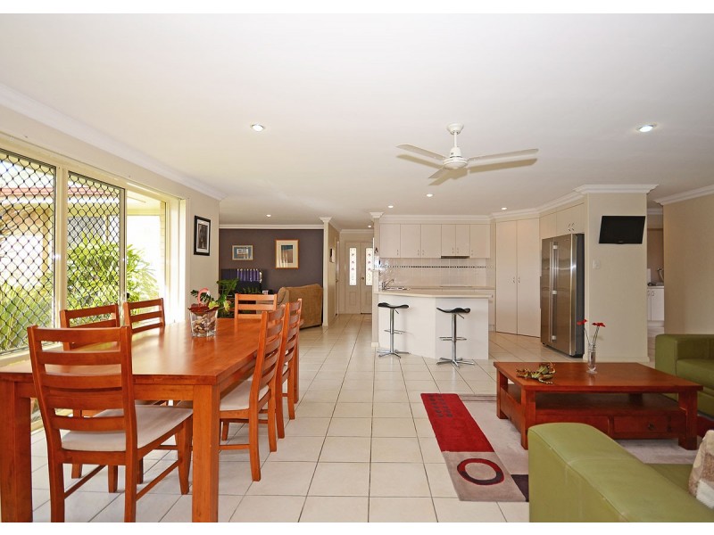 5 Surrey Court, Kawungan QLD 4655