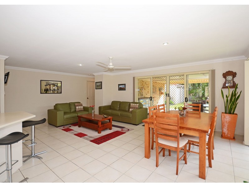 5 Surrey Court, Kawungan QLD 4655