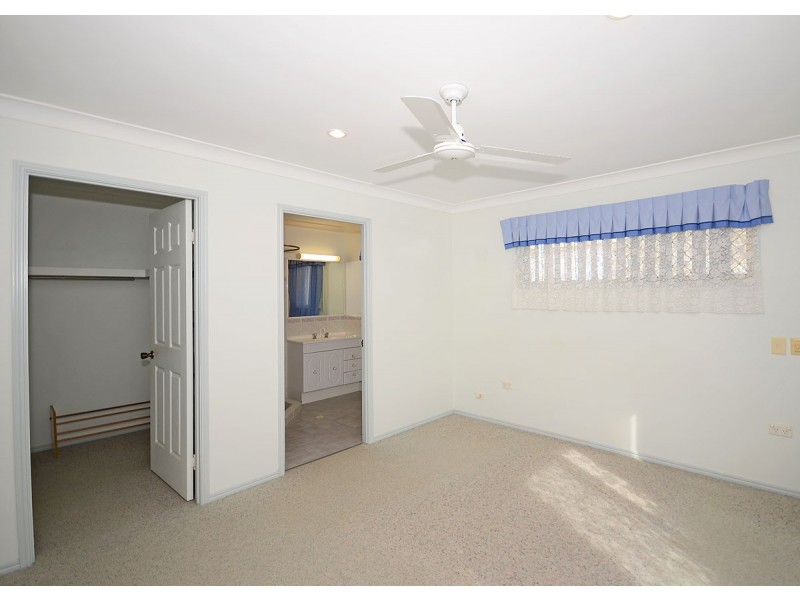 9 Wright Way, Scarness QLD 4655