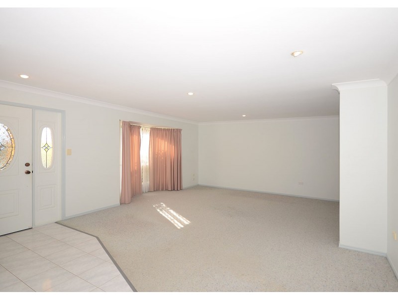 9 Wright Way, Scarness QLD 4655