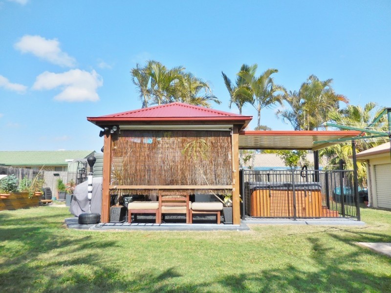 96 North Street, Point Vernon QLD 4655