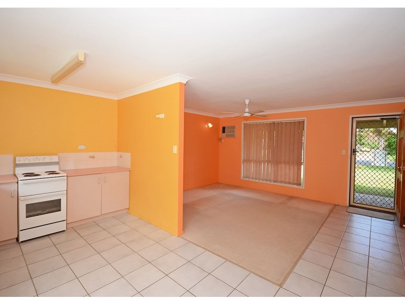 96 North Street, Point Vernon QLD 4655