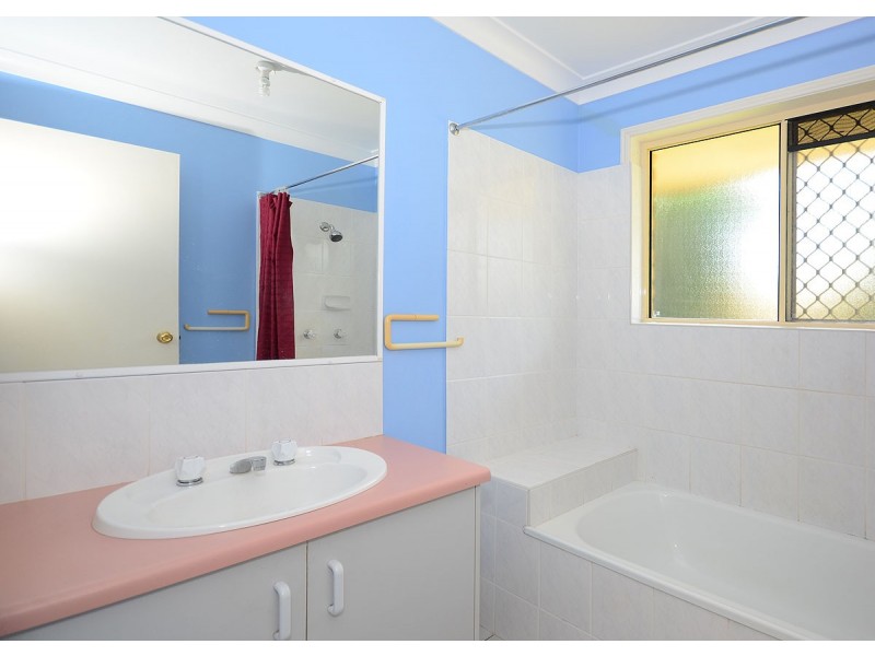 96 North Street, Point Vernon QLD 4655