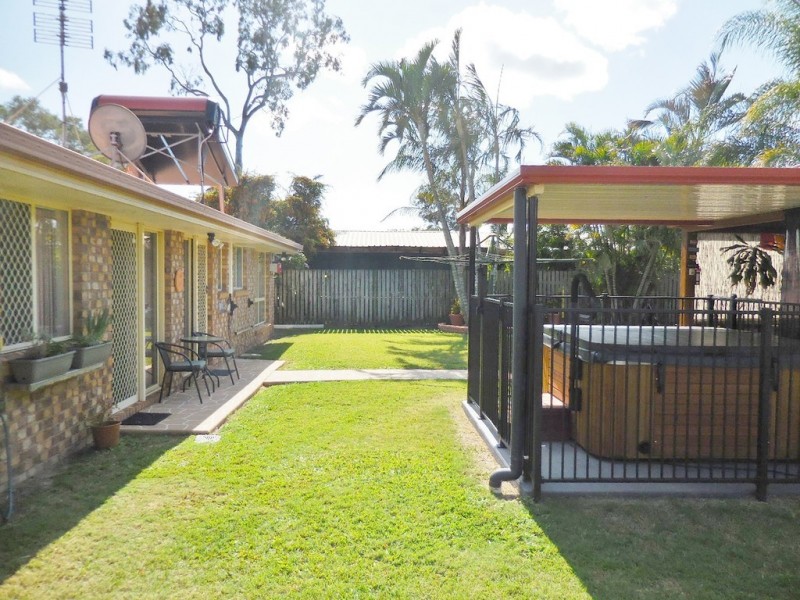 96 North Street, Point Vernon QLD 4655