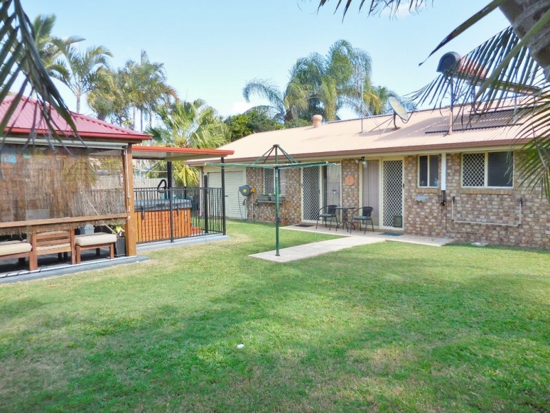 96 North Street, Point Vernon QLD 4655