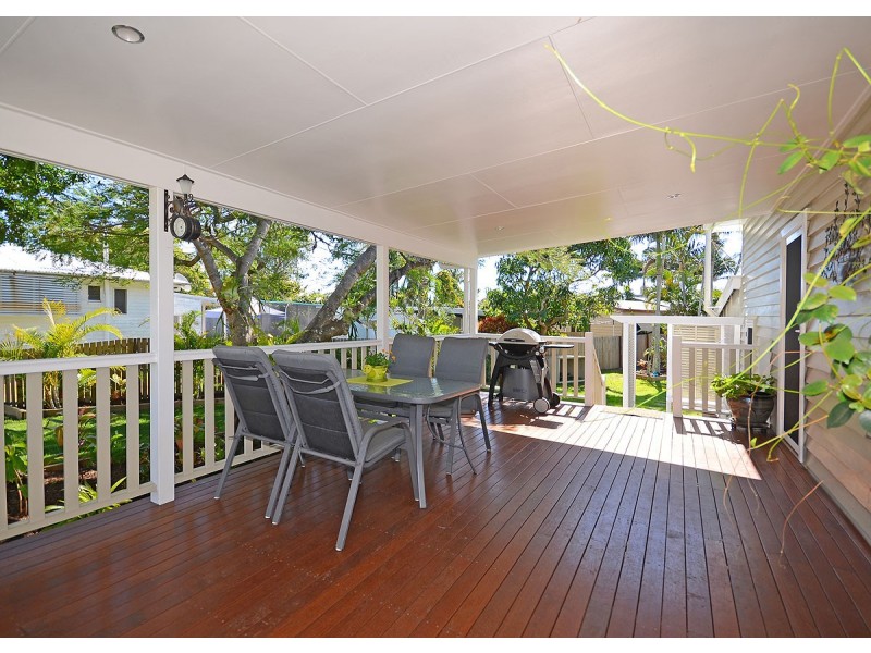 28 Kent Street, Urangan QLD 4655