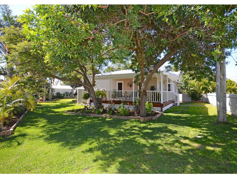 28 Kent Street, Urangan QLD 4655